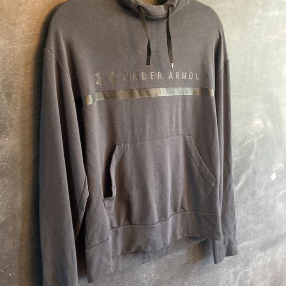 Under Armour Hoodie Size Medium - Picture 8 of 11